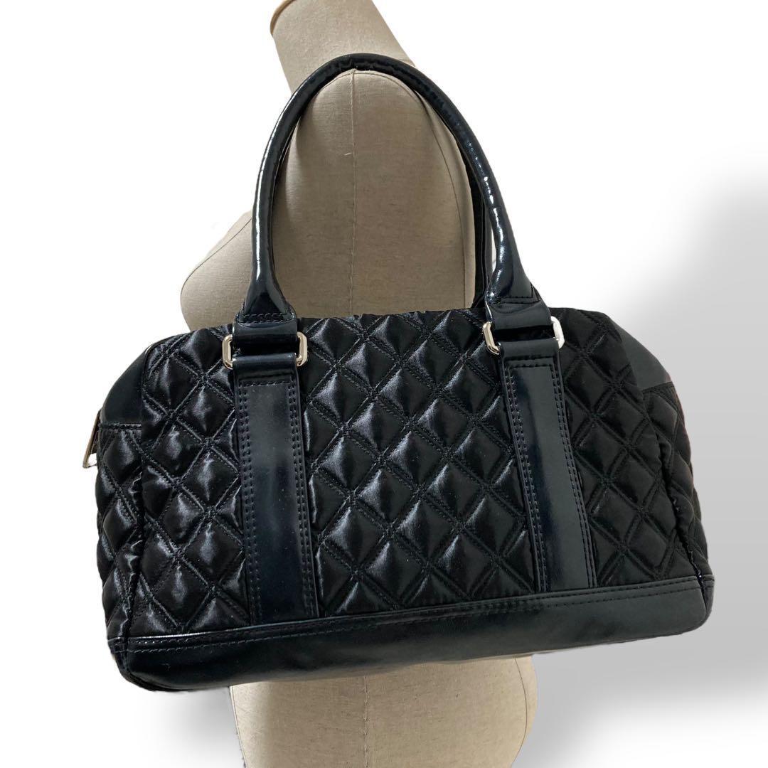 【美品】マークジェイコブス トートバッグ キルティング ナイロンブラック 肩掛け 【美品】マークジェイコブス トートバッグ キルティング ナイロンブラック 肩掛け