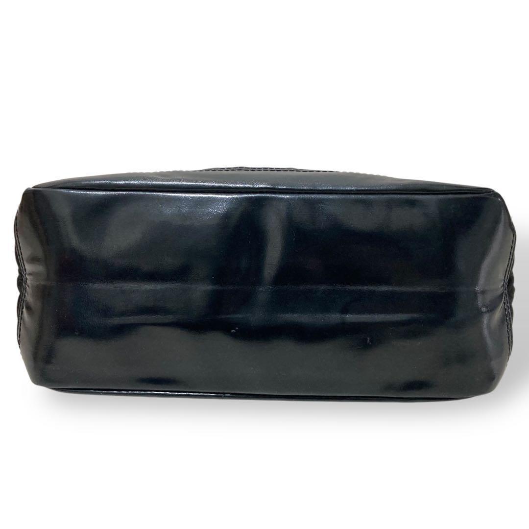 【美品】マークジェイコブス トートバッグ キルティング ナイロンブラック 肩掛け 【美品】マークジェイコブス トートバッグ キルティング ナイロンブラック 肩掛け