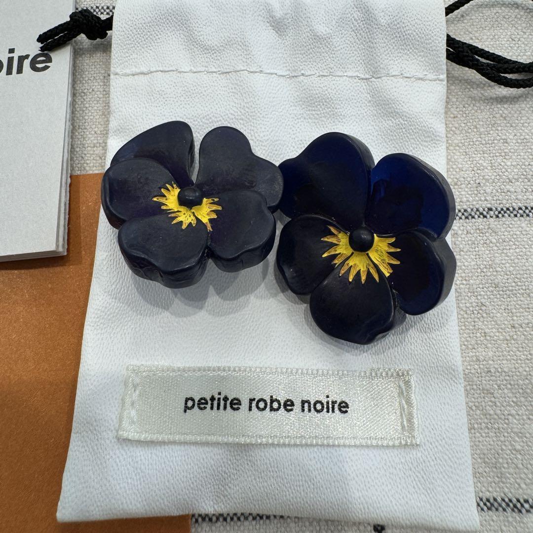 petite robe noire パンジーのピアス petit robe noire パンジー イヤリング - メルカリ