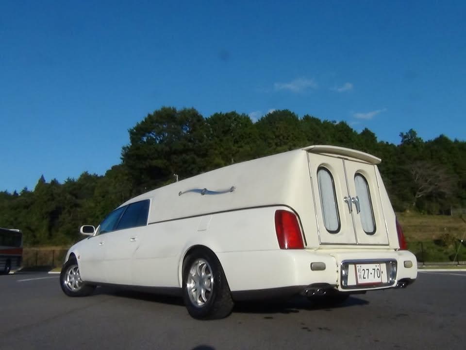 上美車!白!寝台車!葬儀業に!本革レザーシート!