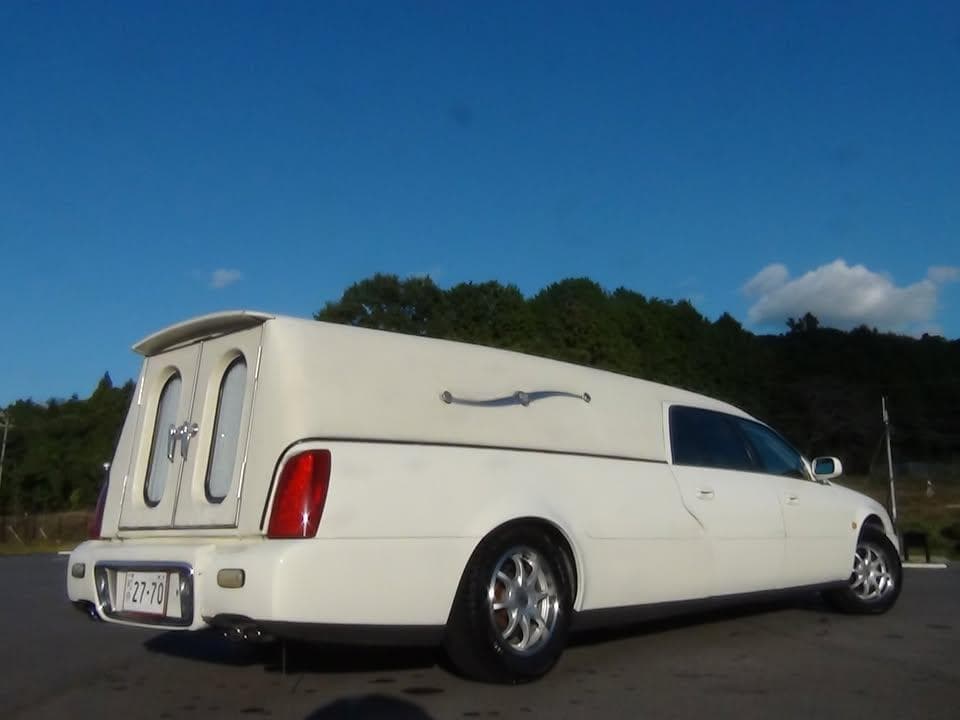 上美車!白!寝台車!葬儀業に!本革レザーシート!