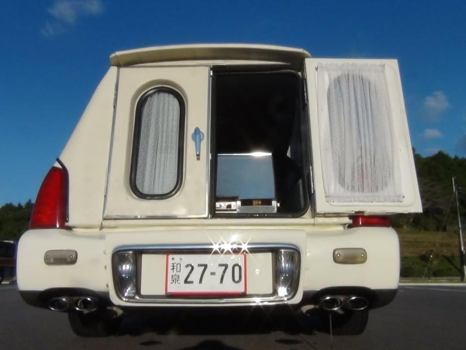 上美車!白!寝台車!葬儀業に!本革レザーシート!