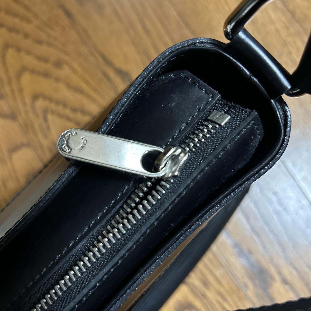 LOUIS VUITTON エピ テュレンPM エピ ノワール