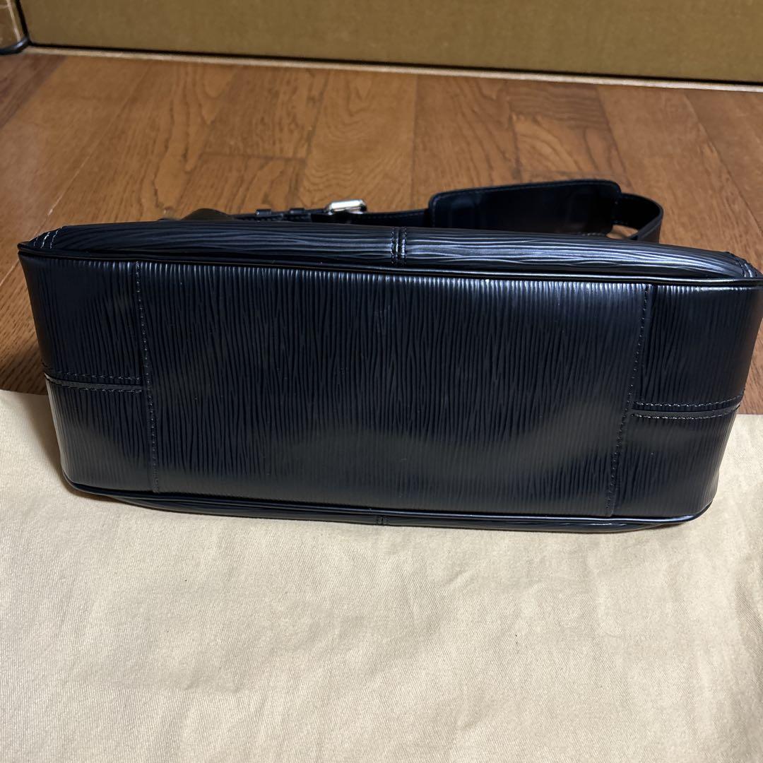 LOUIS VUITTON エピ テュレンPM エピ ノワール