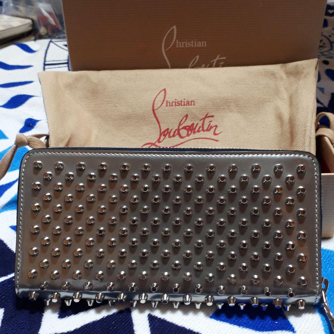 クリスチャンルブタン シルバー スタッツ cK9BA-m21169890641 長財布 再入荷低価