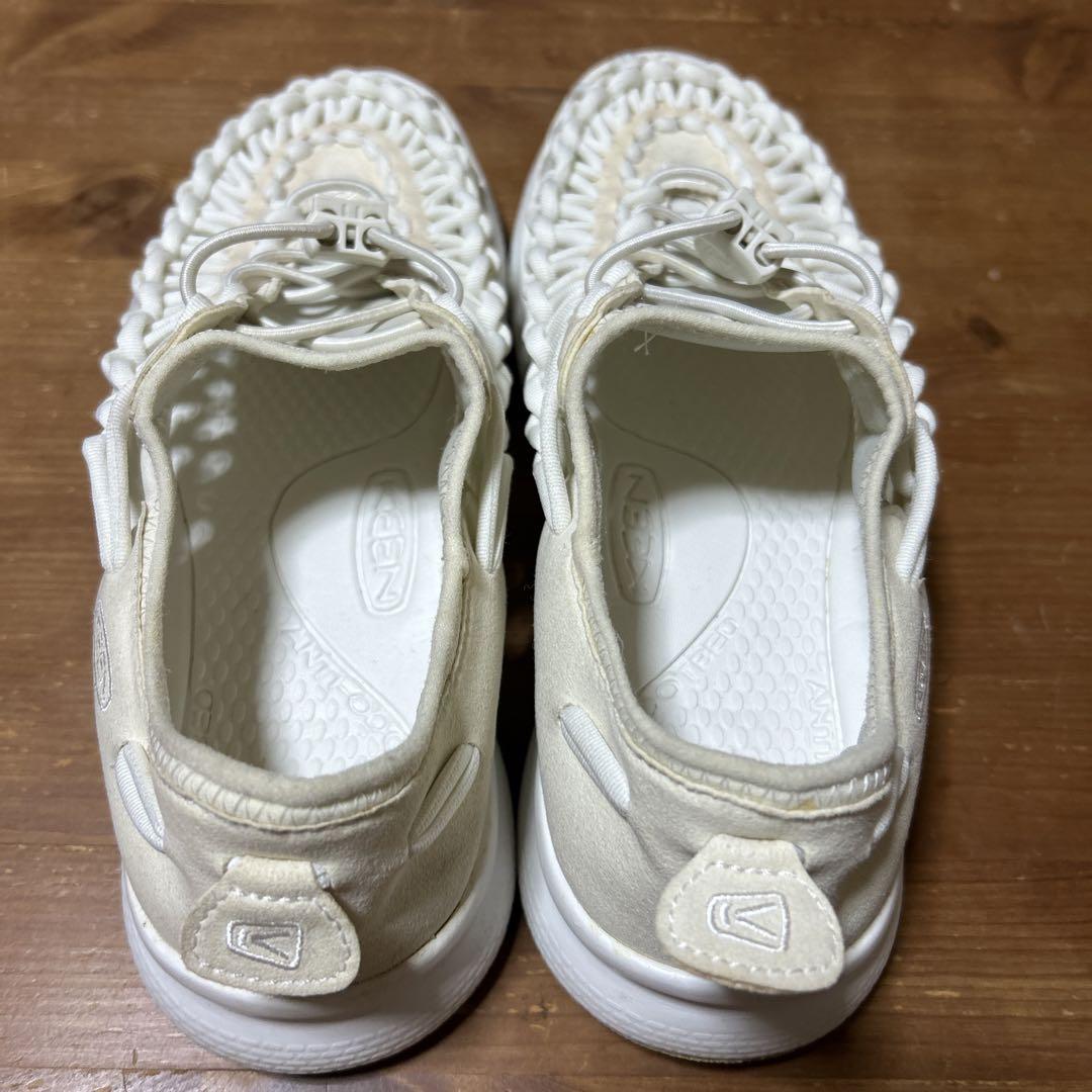 keen ホワイト　サンダル