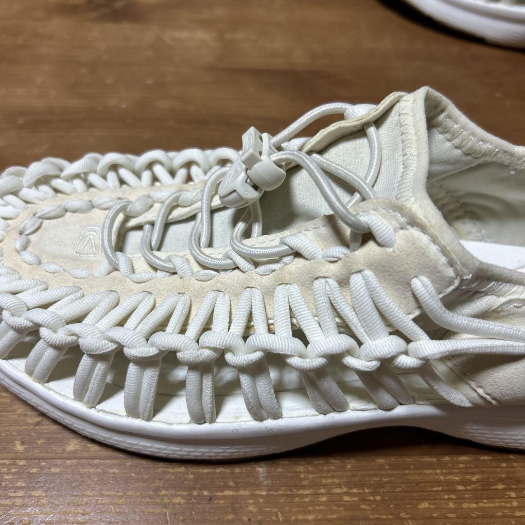 keen ホワイト　サンダル