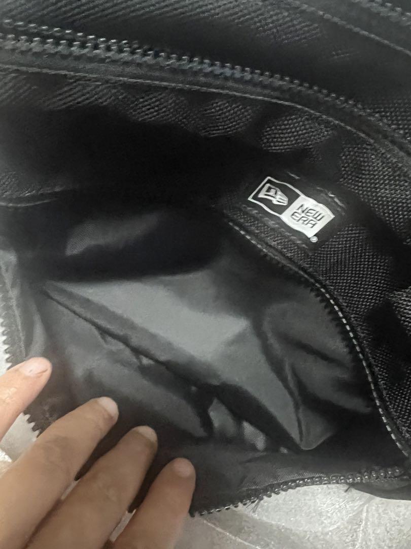 【美品】ニューエラ　NEW ERA ボディーバッグ　ウエストポーチブラック