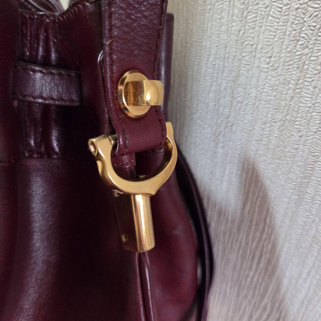 Cartier バーガンディ レザー バッグ