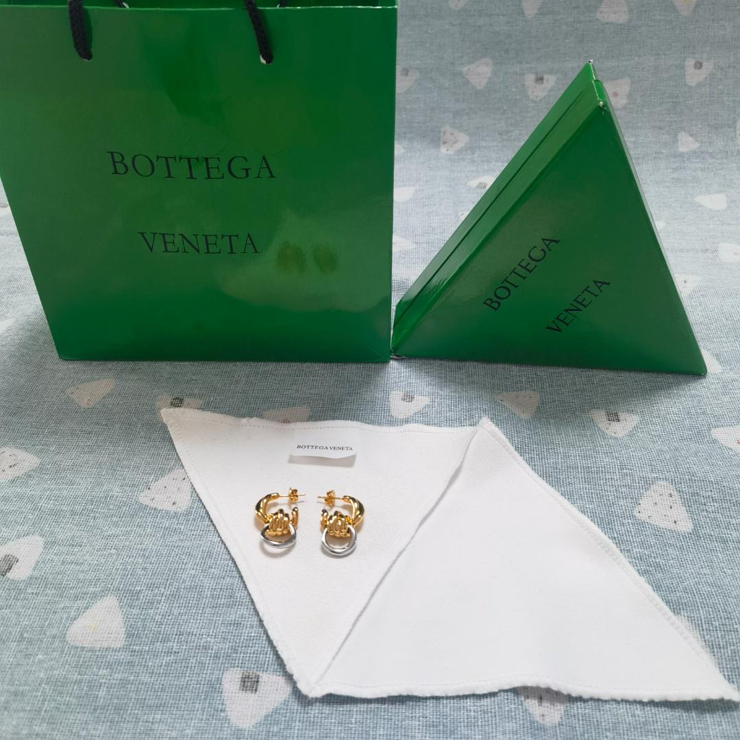 ノット ピアス
