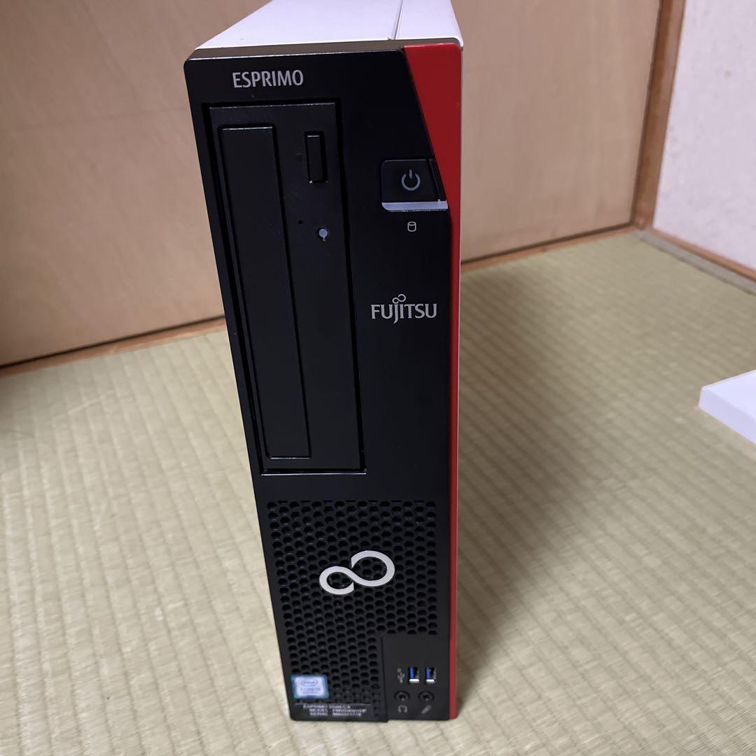 b*0様 Fujitsu ESPRIMO D588/CX デスクトップPC ジャ