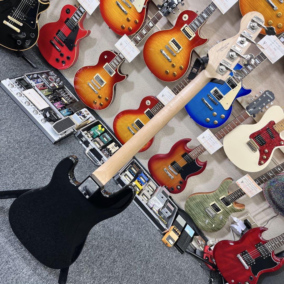 【10218】 Squier by Fender precision bass