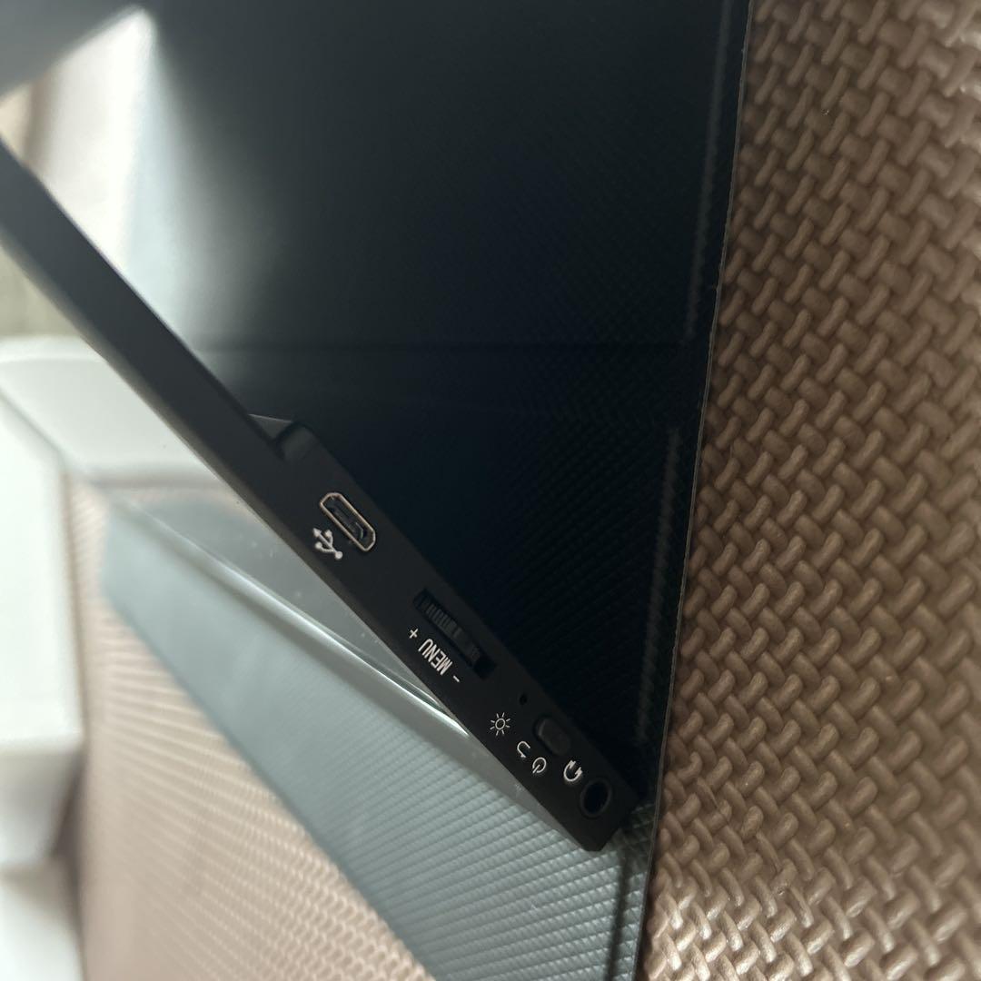 ポータブルモニター 15.6インチ フルHD 未使用に近い（1回だけ使用）