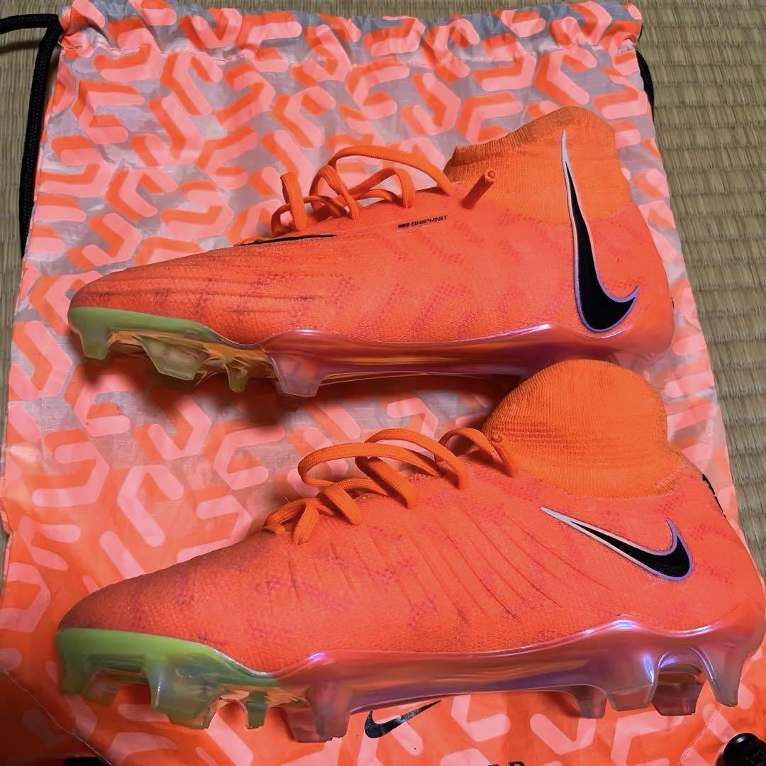 NIKE W PHANTOM LUNA ELITE NU FG スパイク