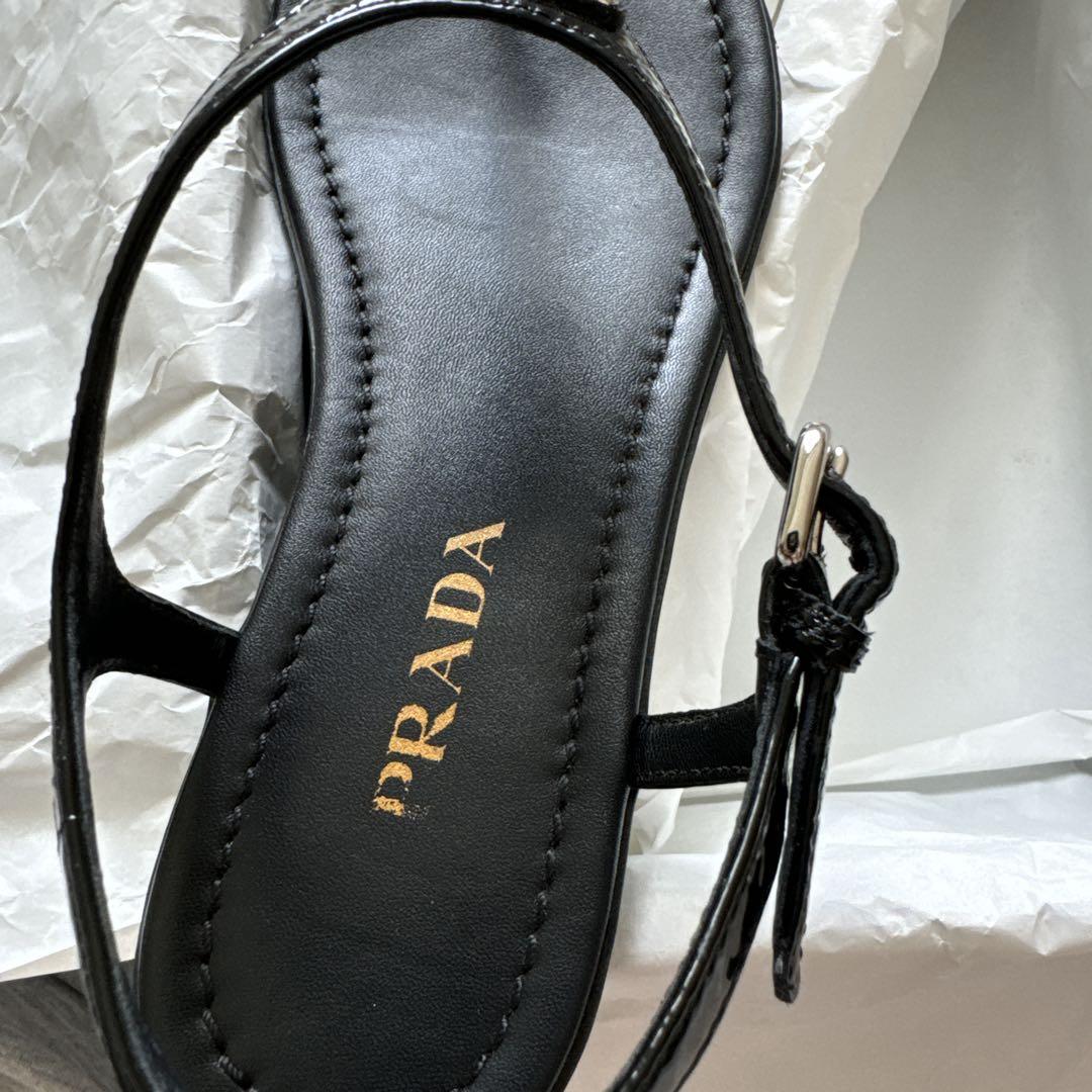 新発売 新商品 三角プレート PRADA サンダル メルカリ - 37 靴