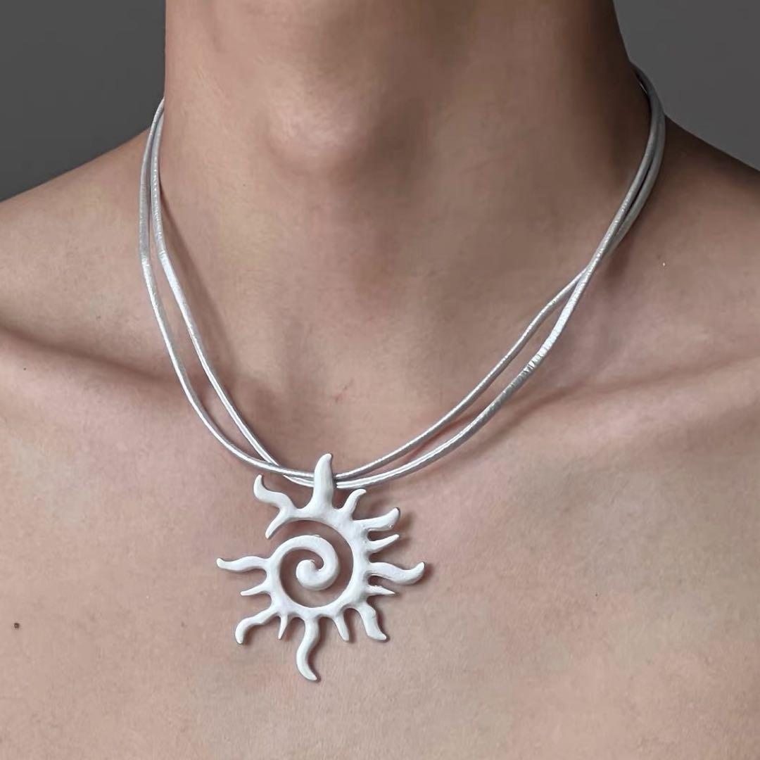 Y2K】Sun light symbol necklace - メルカリ