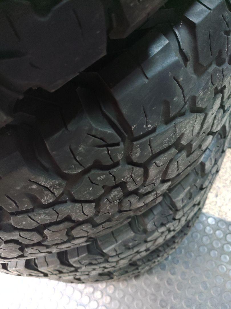 ブリヂストン レグノ 215/55R17．19年製．バリ山．2本セット