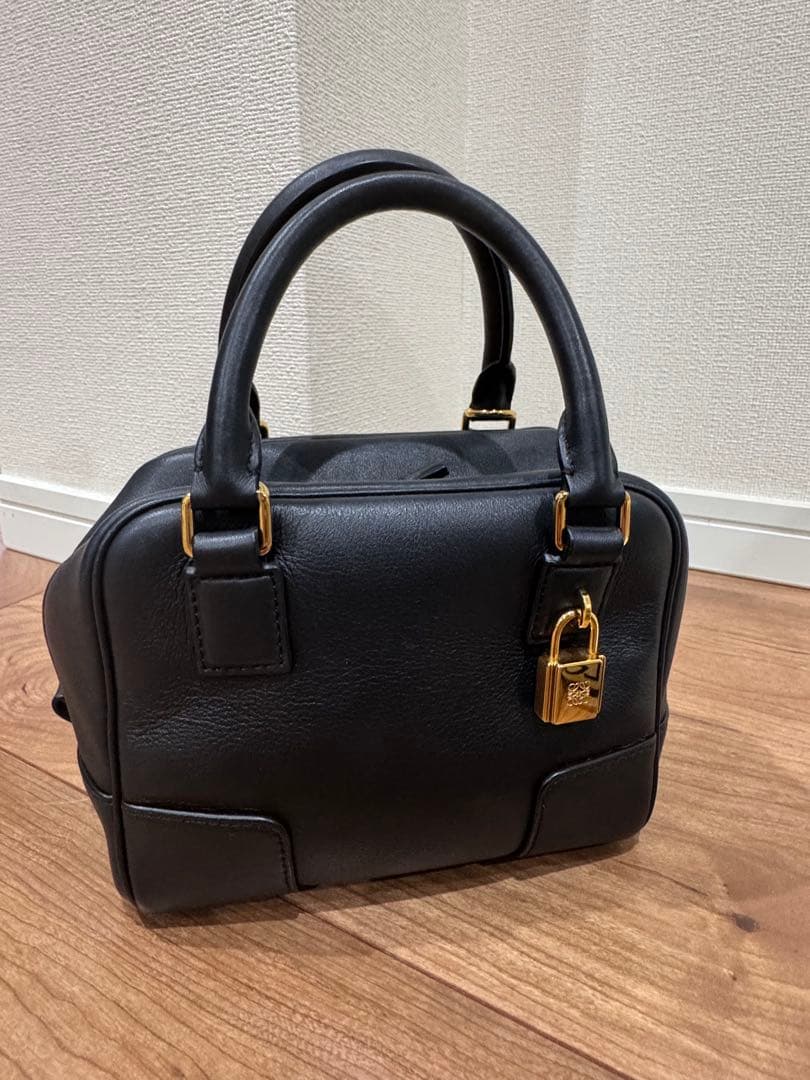 LOEWE ブラックレザーショルダーバッグ　アマソナ16