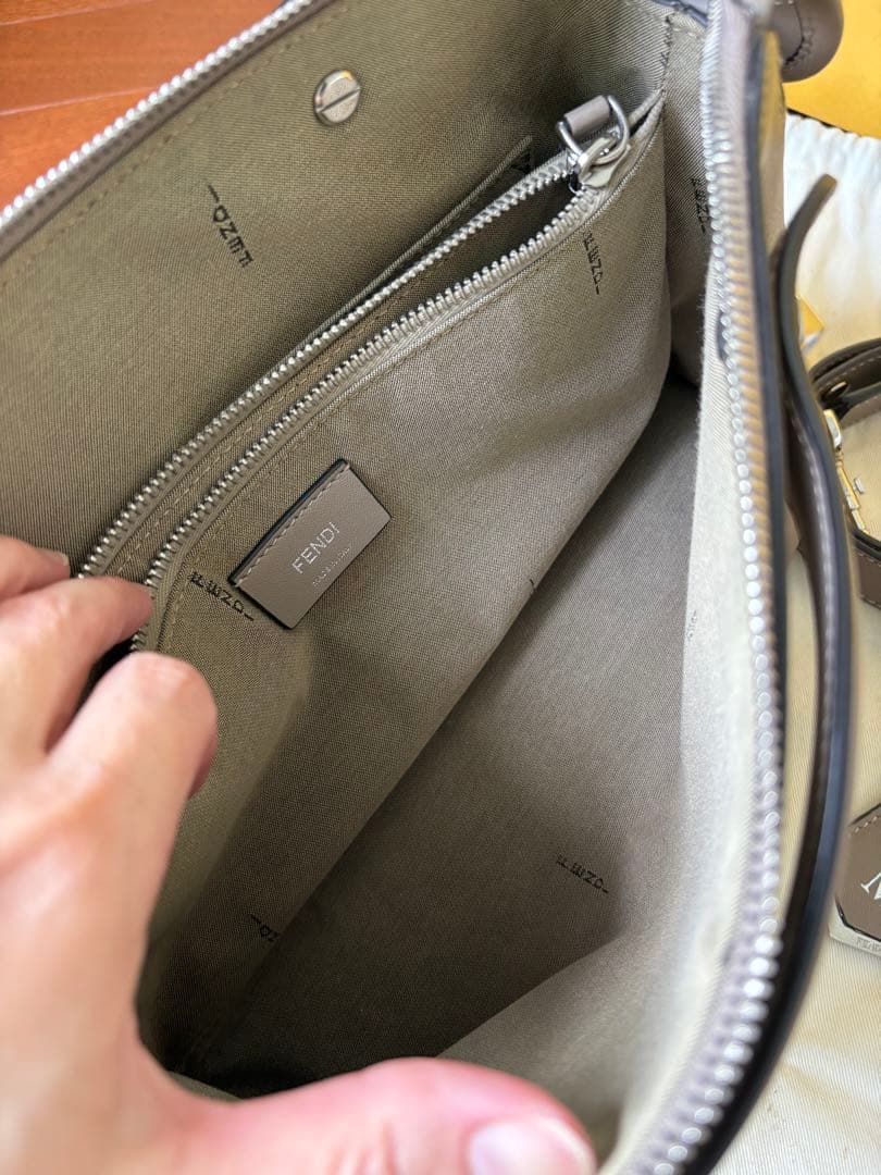 FENDI ByTheWay ミディアム　グレージュ