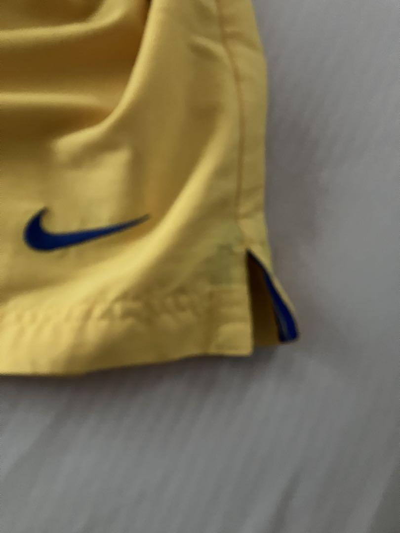 Leeds United サッカーウェア Nike イエロー　フルキット　XL Leeds United サッカーウェア Nike イエロー フルキット XL