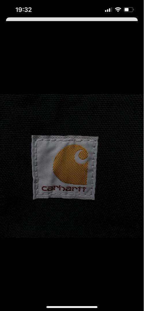カーハート ロゴタグ