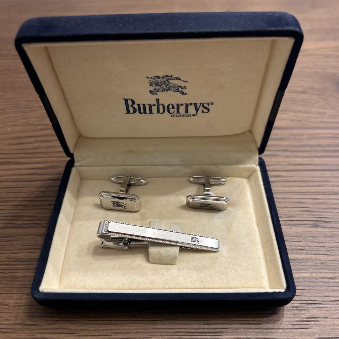 Burberrys カフリンクスとネクタイピンのセット
