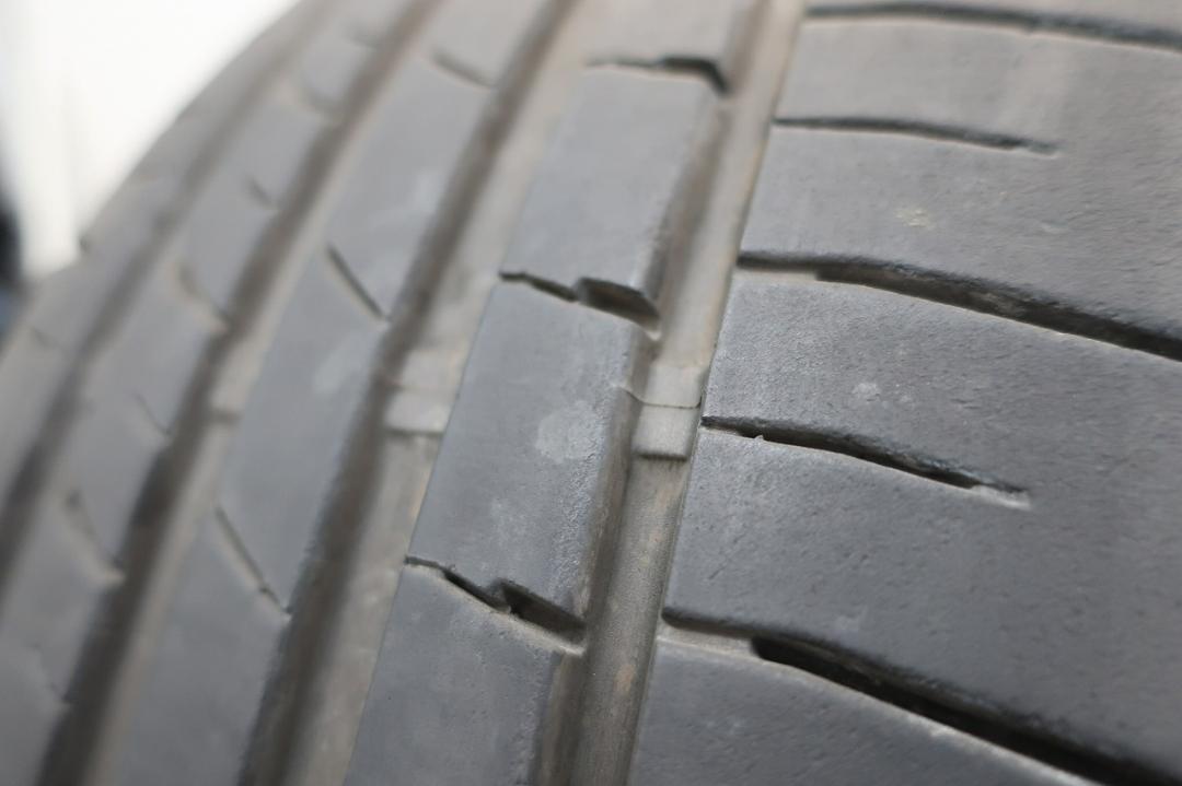 |ショコラ様送料込2023年製　ケンダ　ケネティカ　ECO　215/55R17
