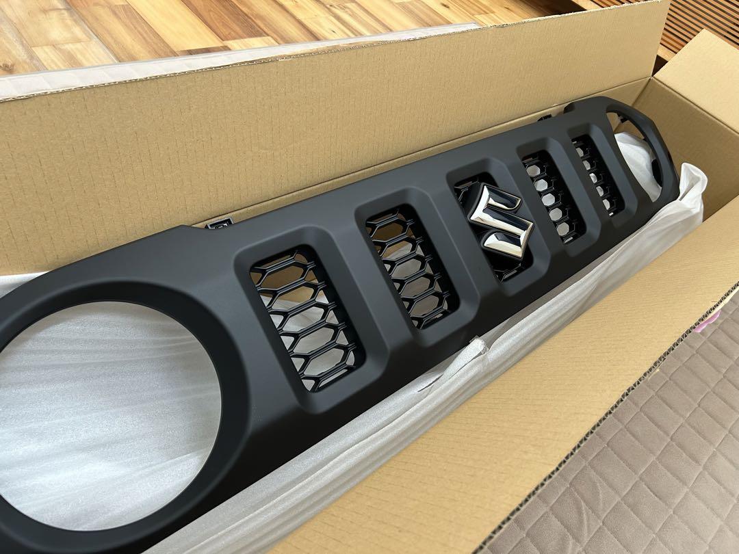 Amazon.co.jp: 新車外しジムニーシエラ 純正フロントグリル : 車