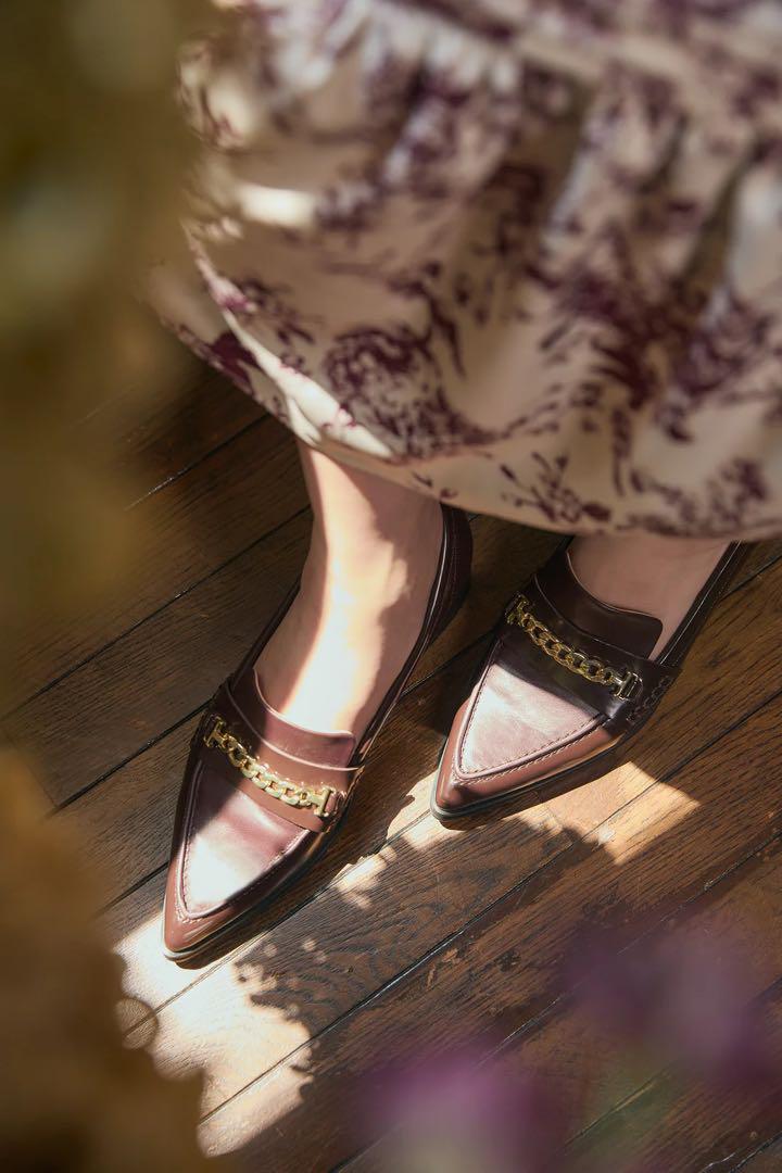 靴 herlipto Almost Everyday Chain Loafers