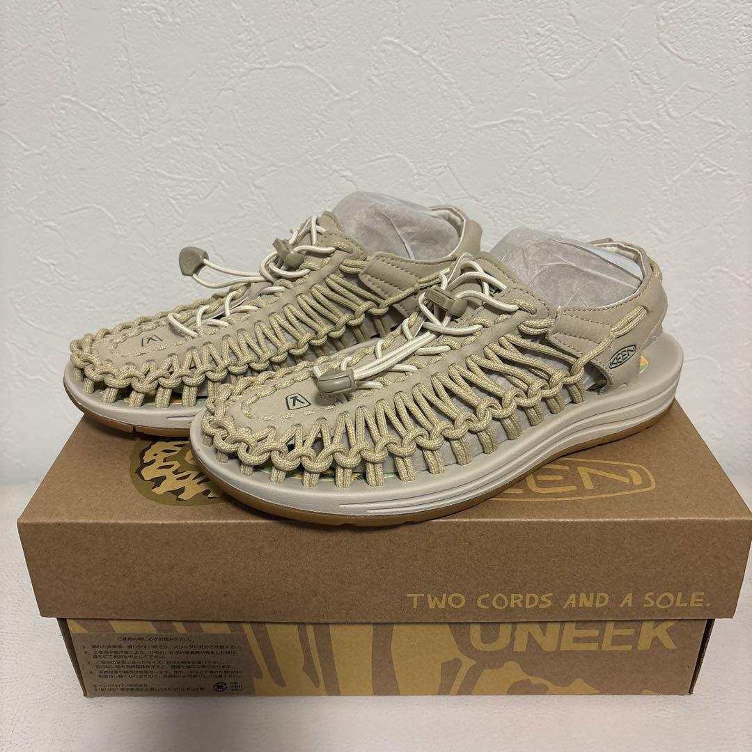 KEEN UNEEK サンダル 24.5cm ベージュ　ミモザ柄