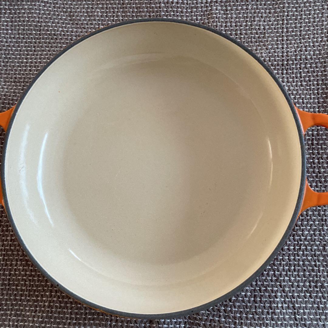 LE CREUSET キャセロール　22センチ