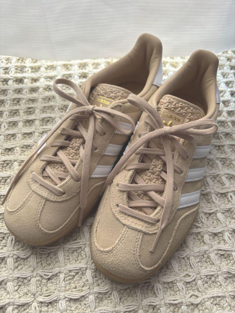 アディダス　ガゼル　インドア（GAZELLE INDOOR W）