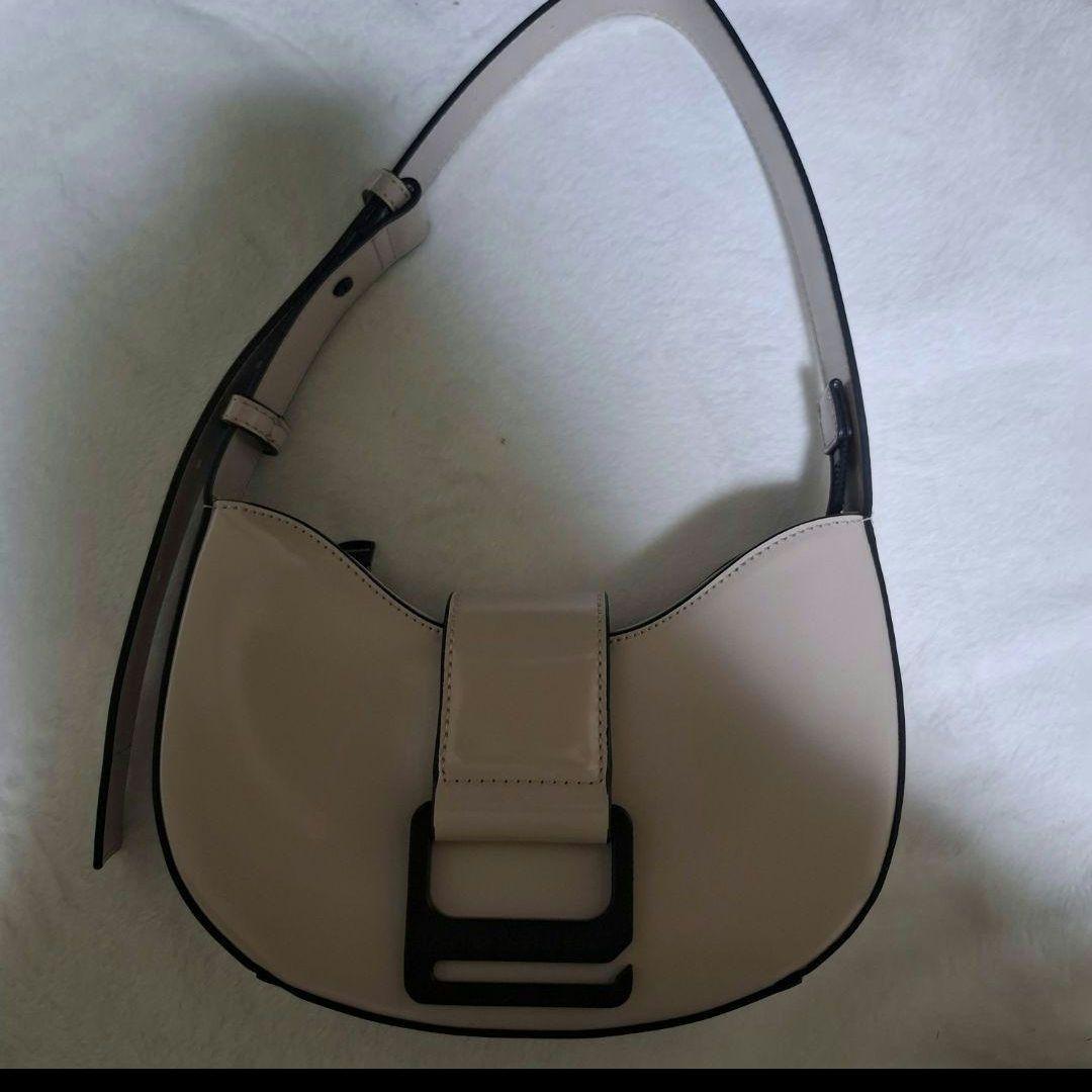 カルバンクライン オフデューティラウンドショルダーバッグ カルバンクライン オフデューティラウンドショルダーバッグ