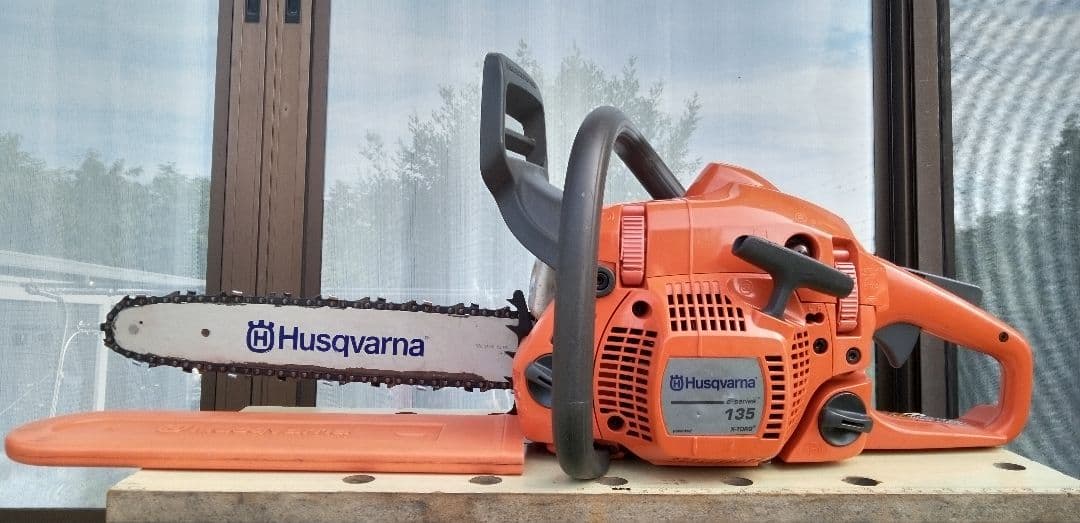 ハスクバーナエンジンチェーンソー135e