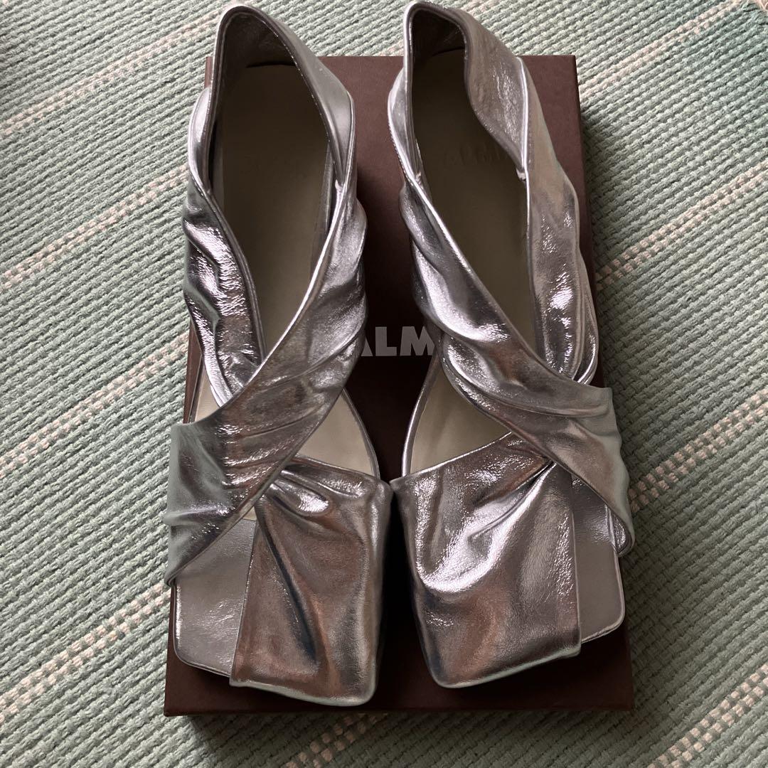 LEATHER PUMPS