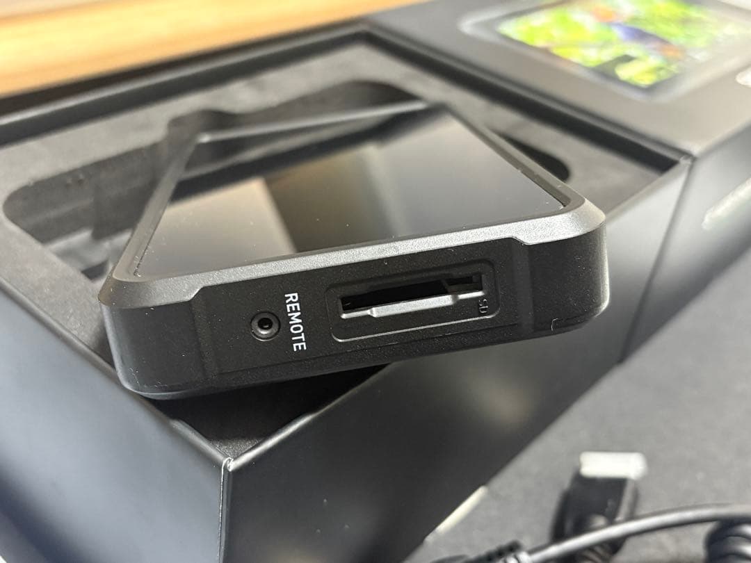 ATOMOS Shinobi 5インチモニター 急速充電器とHDMIケーブル付き ATOMOS Shinobi 5インチモニター 急速充電器とHDMIケーブル付き