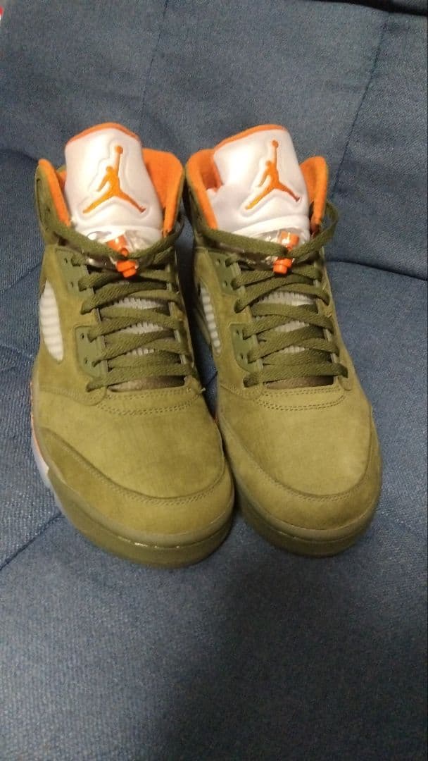 NIKE AIR JORDAN5 Olive