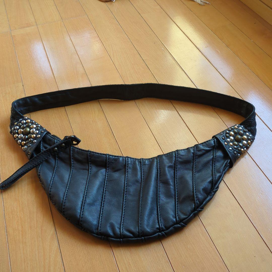 DIESEL スタッズ付きボディバッグ 黒