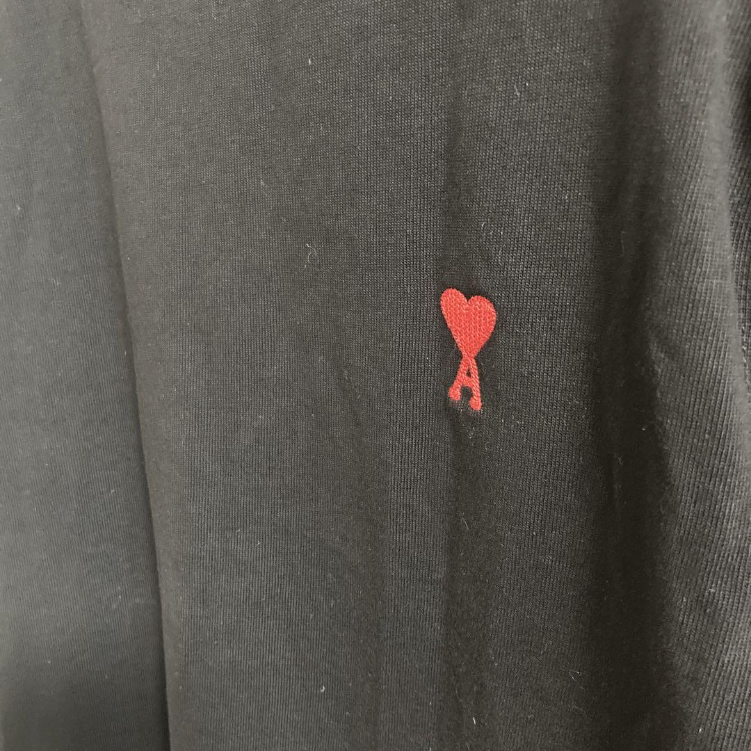 ami パリストレーナー ロンT黒 赤いハート刺繍