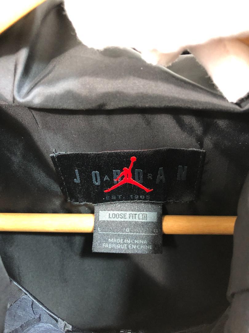 NIKE JORDAN