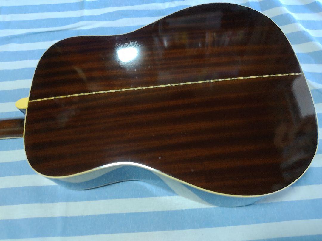 YAMAHA FG-201Bジャパンヴィンテージアコースティックギターです。