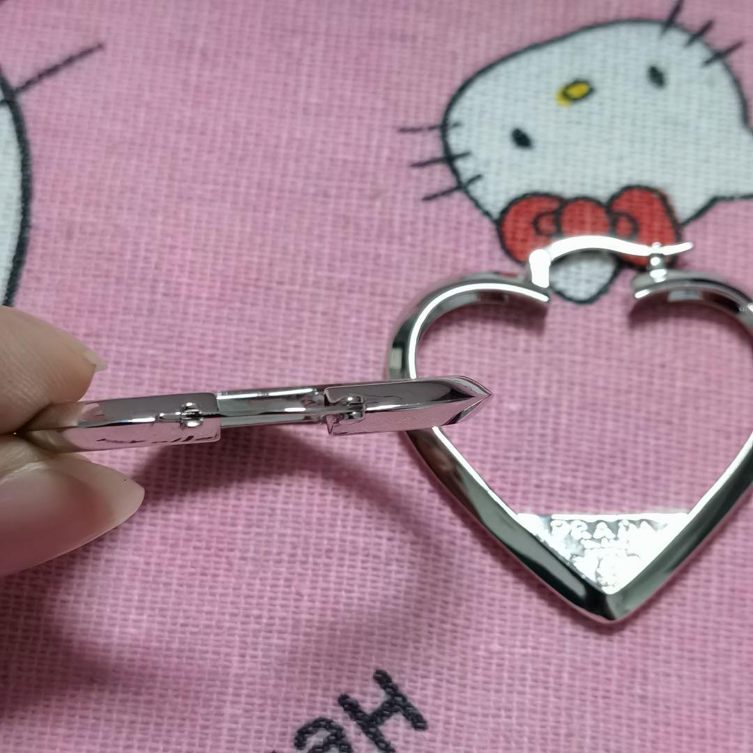 【PRADA】★国内買付-発送★メタル ハート ピアス 極美品】PRADA メタル ハート ピアス シルバー