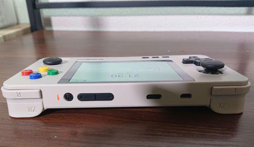 Retroid Pocket2 ポータブル携帯ゲーム機