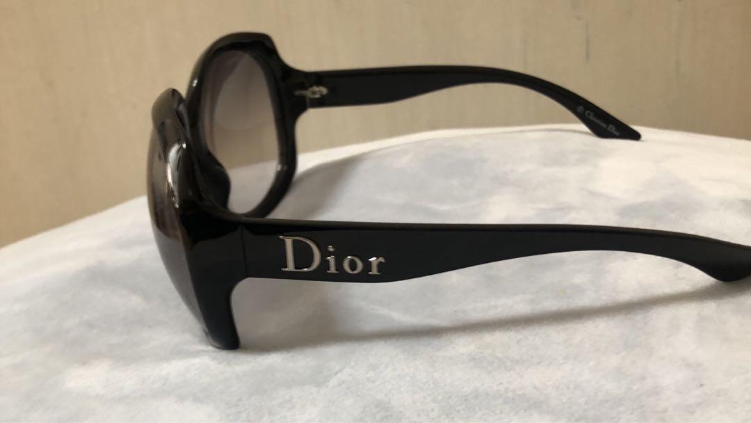 Dior ブラックラウンドサングラス　GLOSSY1 584LF