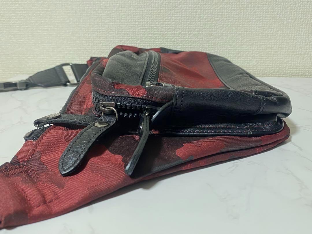 Burberry BLACK LABEL ショルダー ボディバッグ メンズ 赤