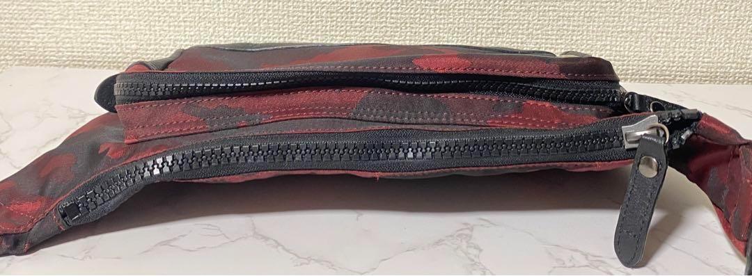 Burberry BLACK LABEL ショルダー ボディバッグ メンズ 赤
