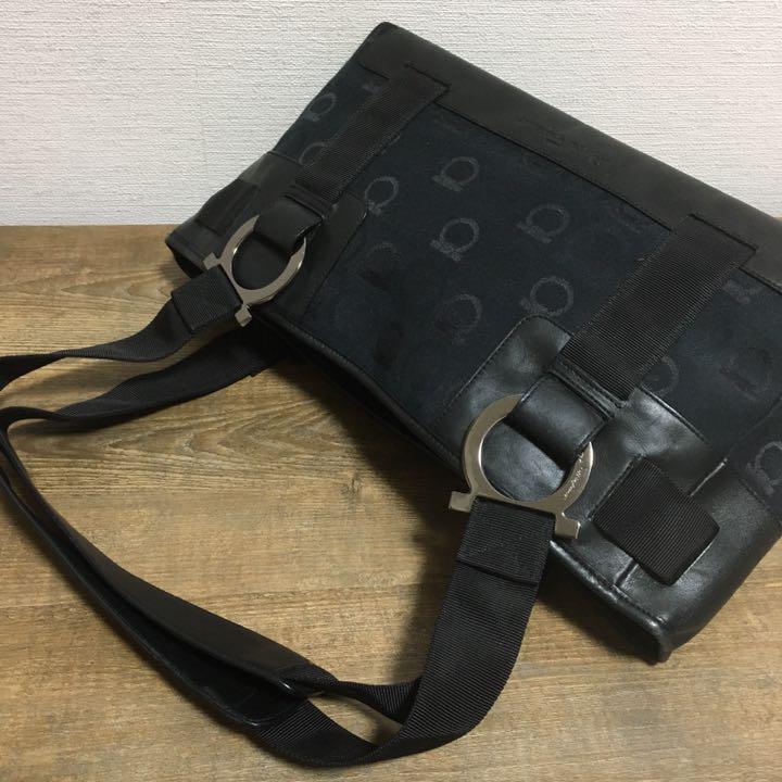国産在庫 美品 ハンドバッグ ブラック 黒 QnGHs-m21416600348 フェラガモ Ferragamo レザー 最安値安い