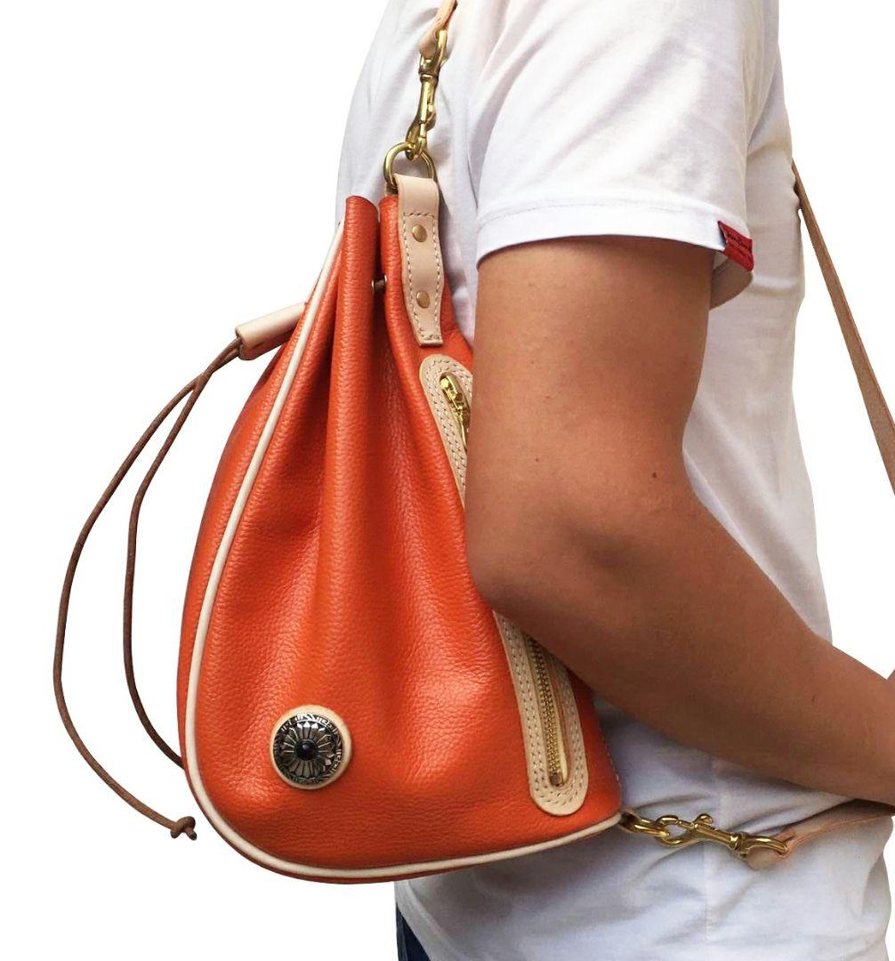 ボディバッグ ショルダーバッグ　本革 手縫う　斜め掛け メンズ レディース ハンドメイド カジュアル プレゼント 手作り 四色あり　黒 17号 ボディバッグ 手縫う ショルダーバッグ 革 レザー メンズ 男女