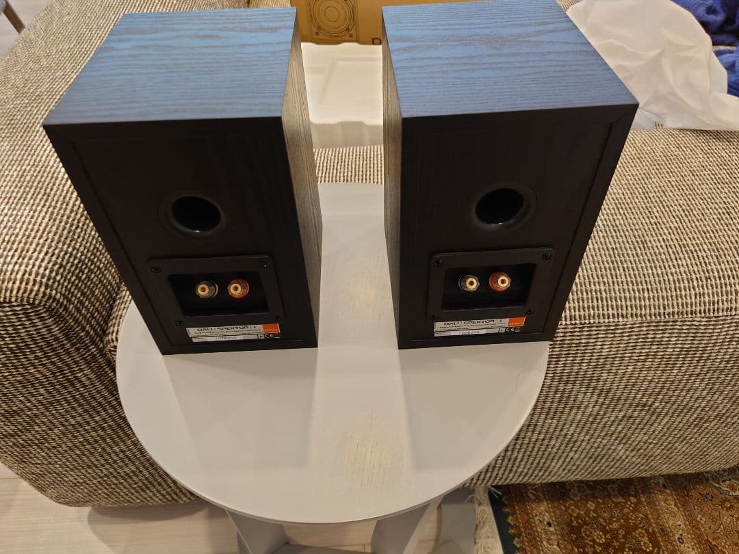 しました✫ ダリ センタースピーカー(ホワイト)(1本) DALI“スペクター