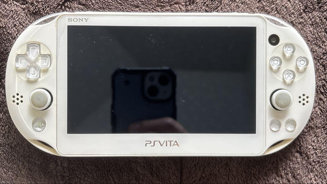 PS Vita PCH-2000 本体＋4GB SDカード付き